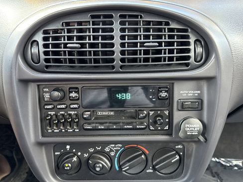 Used 2002 Chrysler Prowler image 68