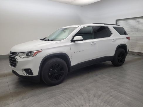 Used 2020 Chevrolet Traverse LT FWD image 2