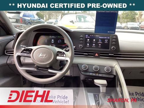 Used 2024 Hyundai Elantra SE FWD image 28