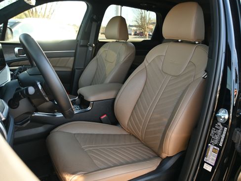 Used 2026 Kia Sorento SX Prestige w/ Olive Brown Leather Package image 7