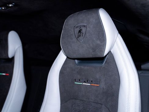 Used 2022 Lamborghini Urus image 24