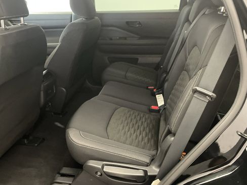 Used 2024 Nissan Pathfinder SV image 26