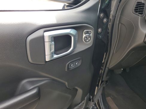 Used 2022 Jeep Wrangler Unlimited Sport S image 14