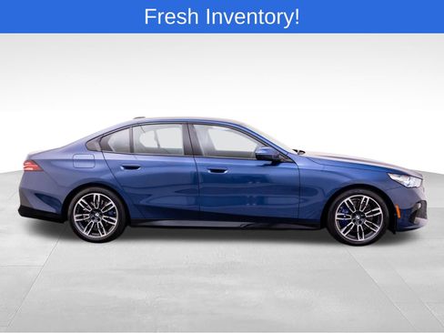 Certified 2026 BMW 540i xDrive w/ Executive Package AWD/4WD image 6