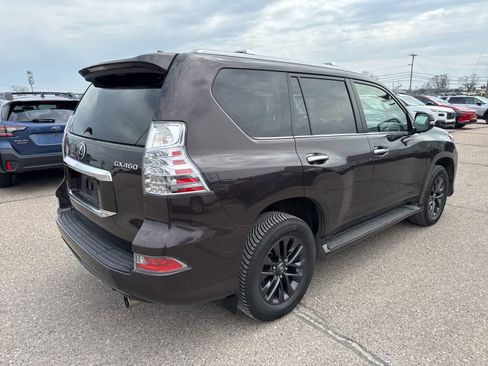 Used 2020 Lexus GX 460 Premium w/ Premium Package image 3