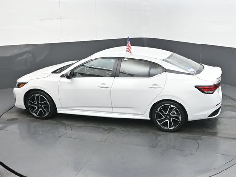 Used 2024 Nissan Sentra SR FWD image 39