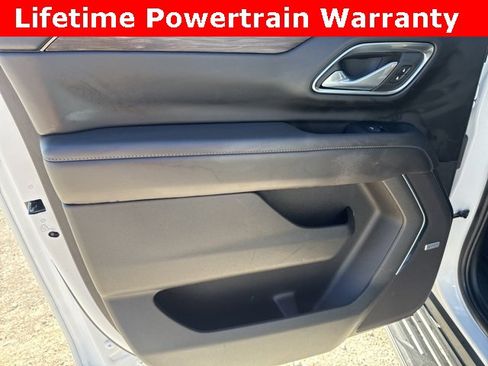 Used 2024 Chevrolet Suburban LT image 26