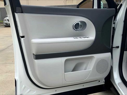 New 2026 Hyundai Ioniq 9 SE image 10