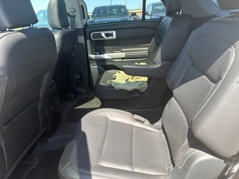 Used 2023 Ford Explorer XLT w/ Equipment Group 202A AWD/4WD image 19