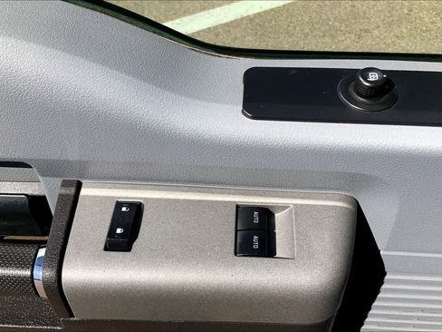 Used 2016 Ford F250 XLT w/ Camper Package image 31