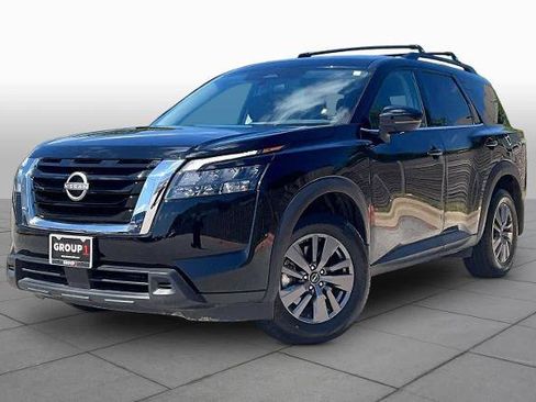 Certified 2024 Nissan Pathfinder SV FWD image 1