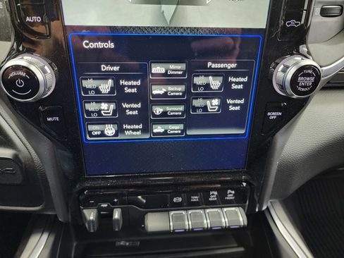 Used 2021 RAM 2500 Laramie w/ Night Edition image 17