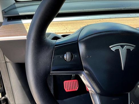 Used 2023 Tesla Model Y Long Range AWD/4WD image 11