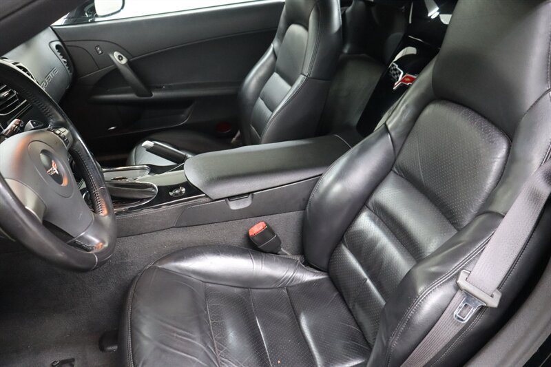 Used 2008 Chevrolet Corvette Convertible w/ Preferred Equipment Group RWD image 21