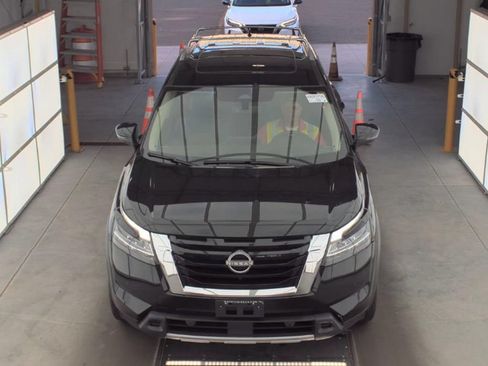 Used 2023 Nissan Pathfinder SL w/ SL Premium Package AWD/4WD image 3