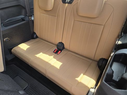 Used 2023 Volkswagen Tiguan SE w/ Panoramic Sunroof Package FWD image 26