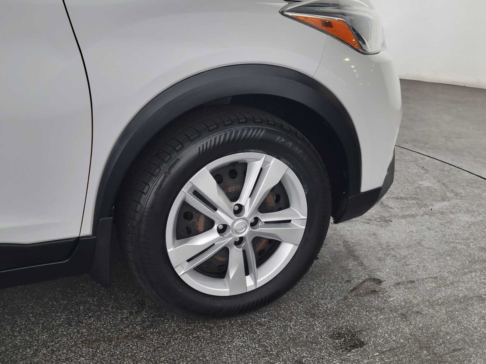 Used 2020 Nissan Kicks S FWD image 9