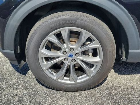 Used 2022 Ford Explorer XLT w/ Equipment Group 202A AWD/4WD image 5