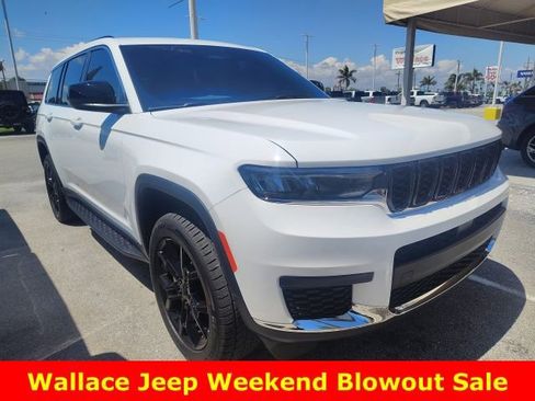 Used 2025 Jeep Grand Cherokee L Laredo image 3
