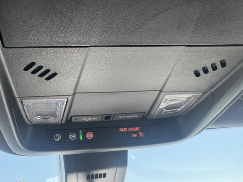 Used 2024 Chevrolet Equinox RS FWD image 38