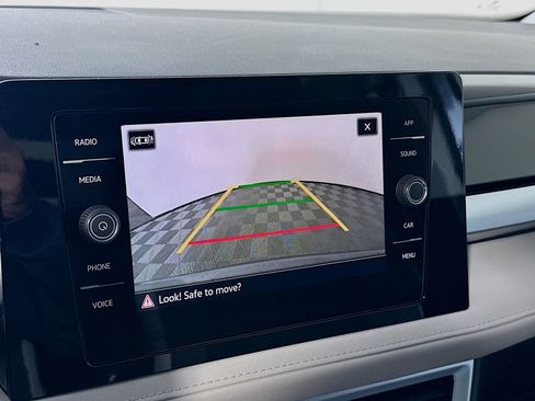 New 2026 Volkswagen Taos SE FWD image 14
