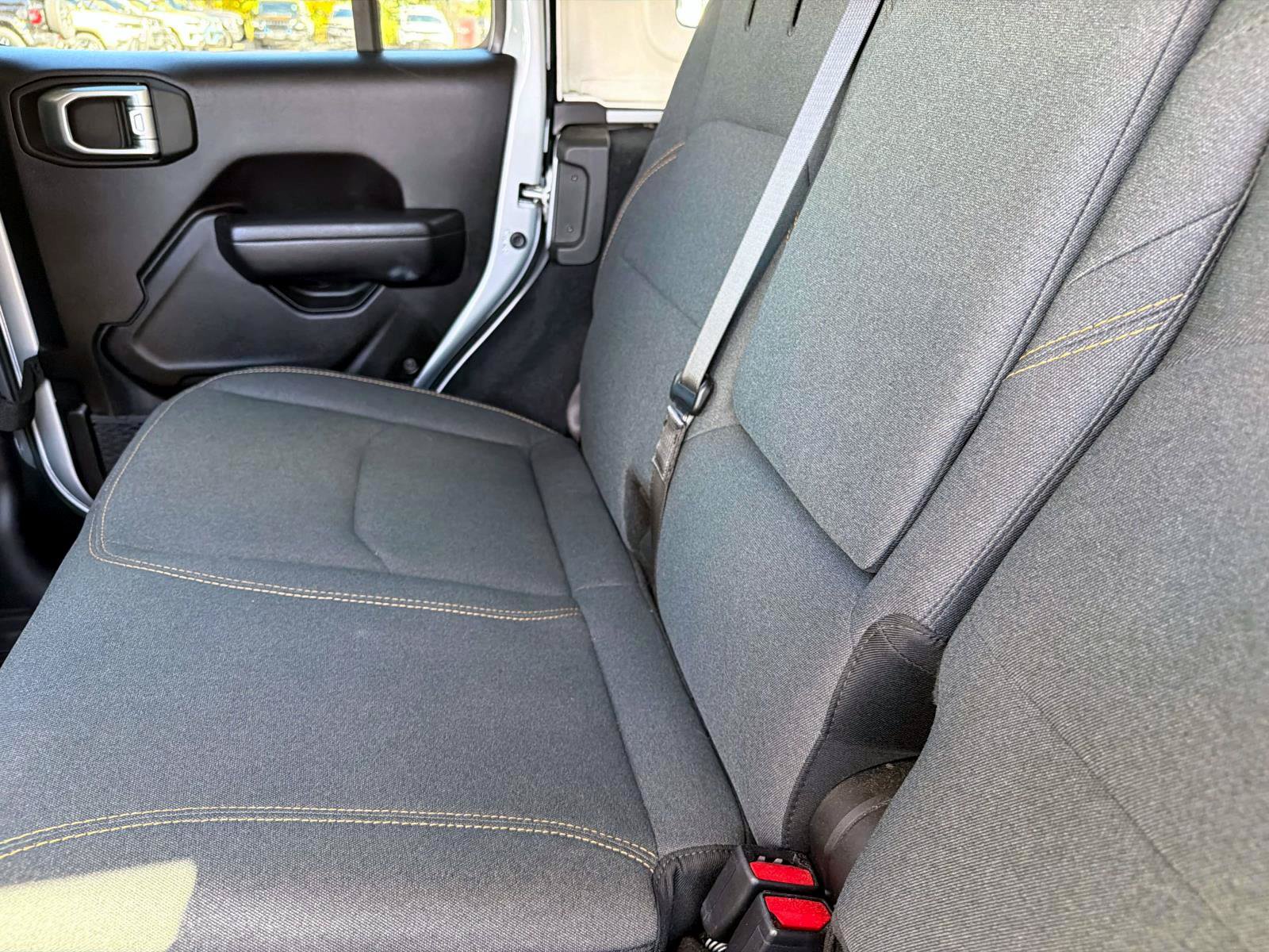 Used 2024 Jeep Wrangler Unlimited AWD/4WD image 8