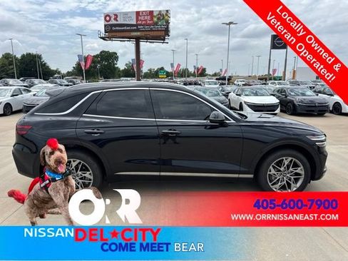 Used 2025 Genesis GV70 2.5T AWD/4WD image 6