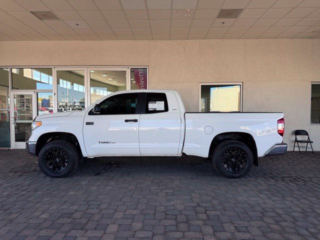 Used 2014 Toyota Tundra SR5 w/ SR5 Upgrade Package RWD image 2