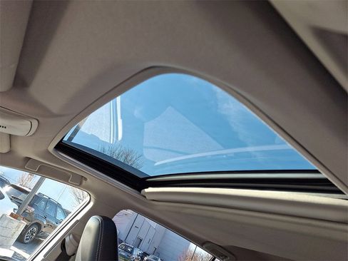 Used 2018 Toyota RAV4 Limited image 14