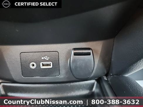 Certified 2018 Nissan Rogue SV w/ Premium Package image 15