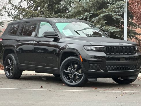 Used 2022 Jeep Grand Cherokee L Laredo image 2