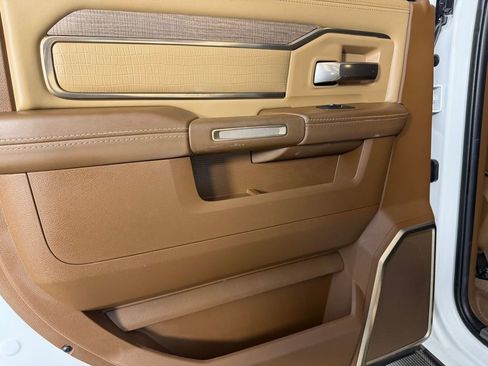 Used 2024 RAM 2500 Limited w/ Towing Technology Group image 28