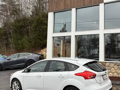 Used 2017 Ford Focus SE FWD image 28