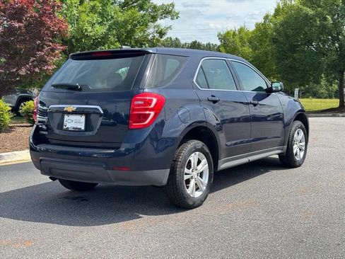 Used 2017 Chevrolet Equinox LS FWD image 3