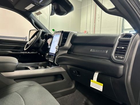 New 2025 RAM 2500 Big Horn image 32