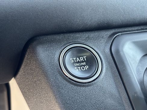 Used 2025 Land Rover Defender 110 S AWD/4WD image 33