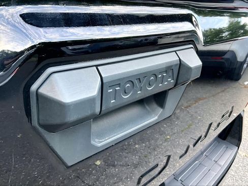 Certified 2024 Toyota Tacoma SR5 AWD/4WD image 29