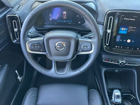 Used 2025 Volvo XC40 B5 Ultra w/ Climate Package image 27