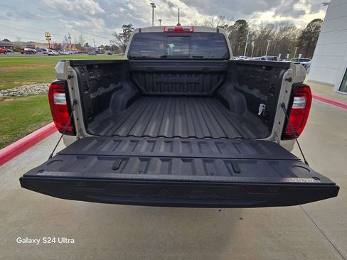 Used 2024 GMC Canyon AT4X image 10