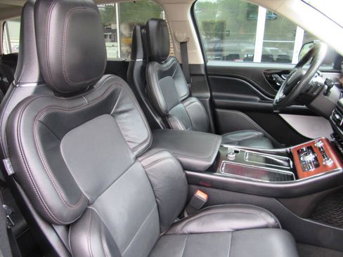 Used 2023 Lincoln Aviator Reserve w/ Equipment Group 201A AWD/4WD image 35