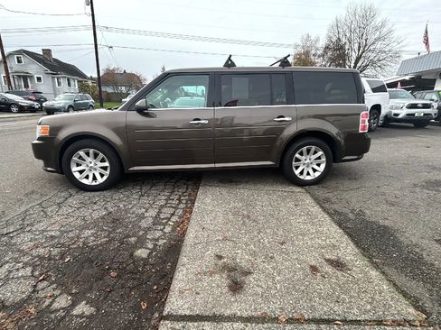 Used 2011 Ford Flex SEL w/ Rapid Spec Order Code image 9