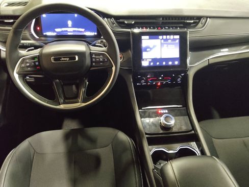 Used 2023 Jeep Grand Cherokee Laredo w/ Luxury Tech Group I image 22