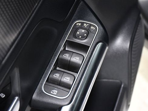 Certified 2022 Mercedes-Benz GLA 250 4MATIC image 18