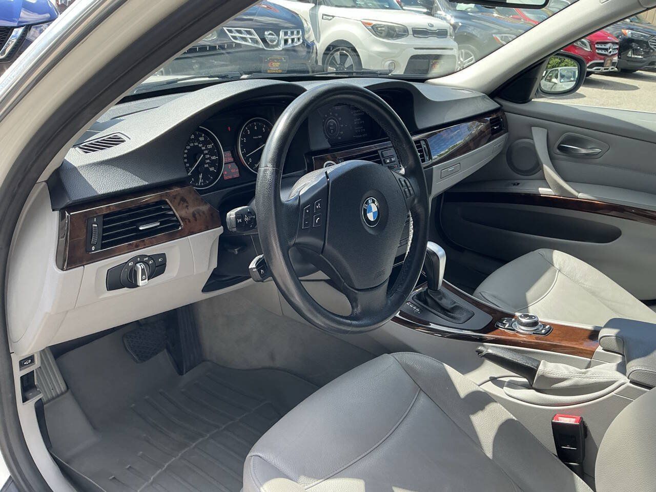 Used 2011 BMW 335i xDrive Sedan AWD/4WD image 20