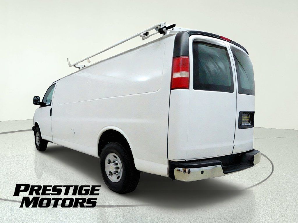 Used 2014 Chevrolet Express 2500 Extended RWD image 6
