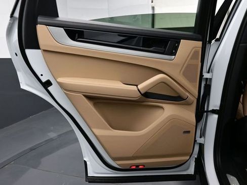 Certified 2026 Porsche Cayenne Coupe AWD/4WD image 13