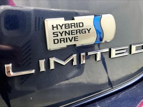 Used 2018 Toyota Avalon Limited image 8