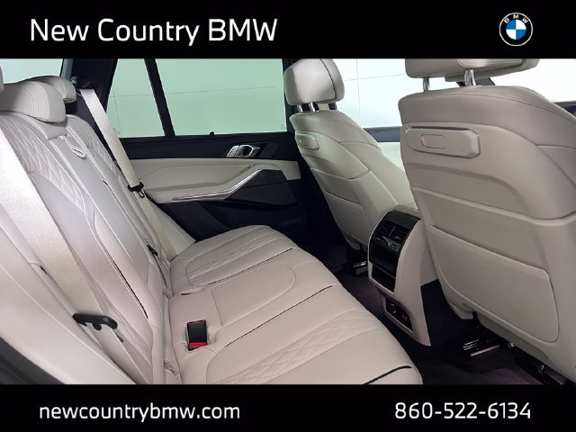Used 2025 BMW X5 xDrive40i w/ M Sport Package AWD/4WD image 26