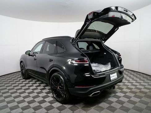 New 2026 Porsche Cayenne AWD/4WD image 34