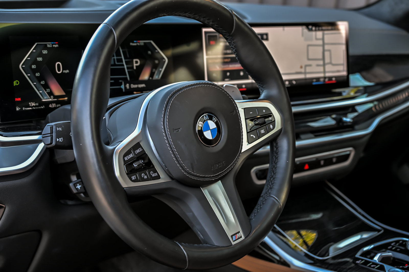 Used 2024 BMW X7 xDrive40i w/ M Sport Package AWD/4WD image 37